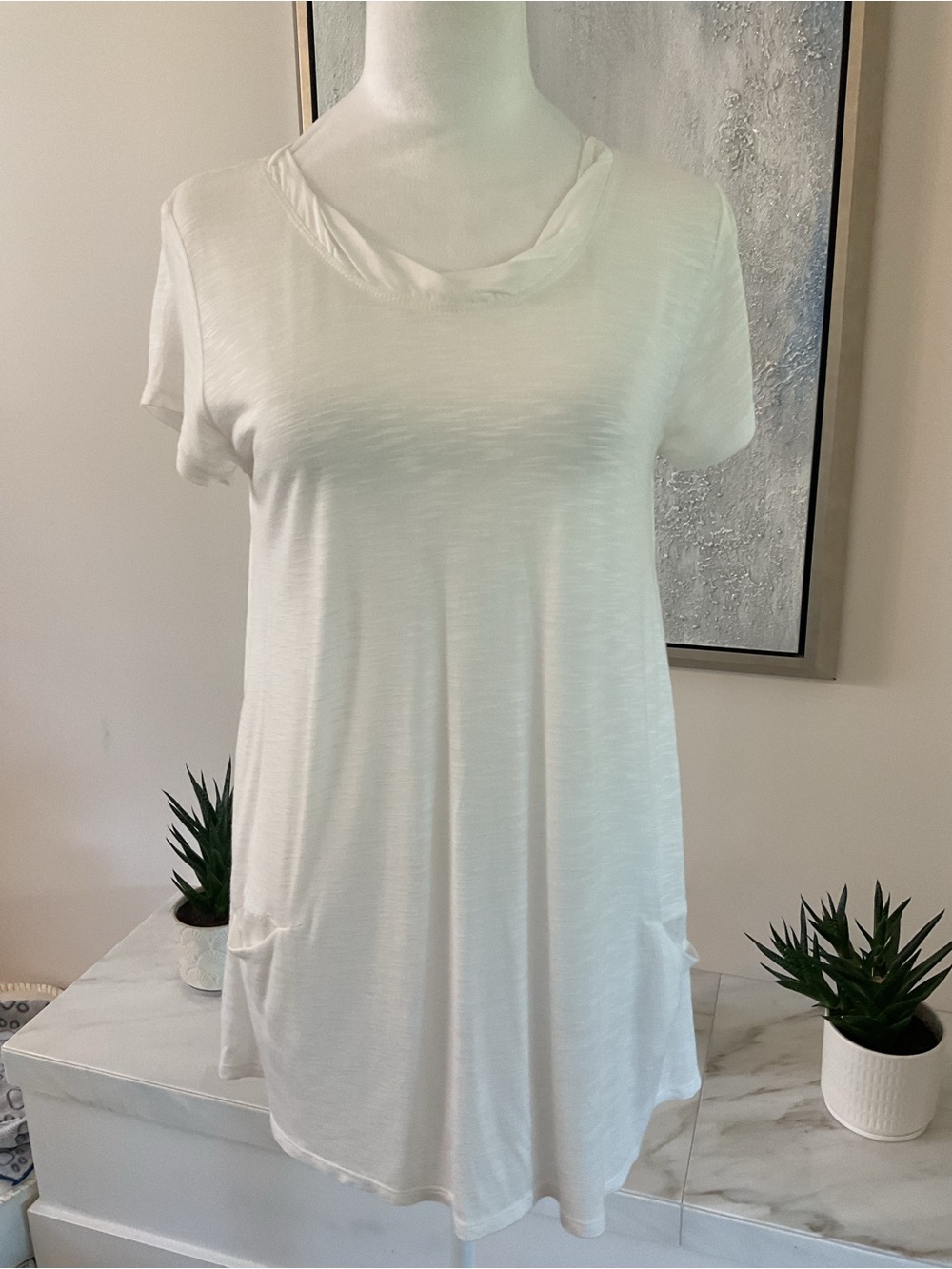 ***Joseph A Burnout White Slub Twisted Neck Tunic.